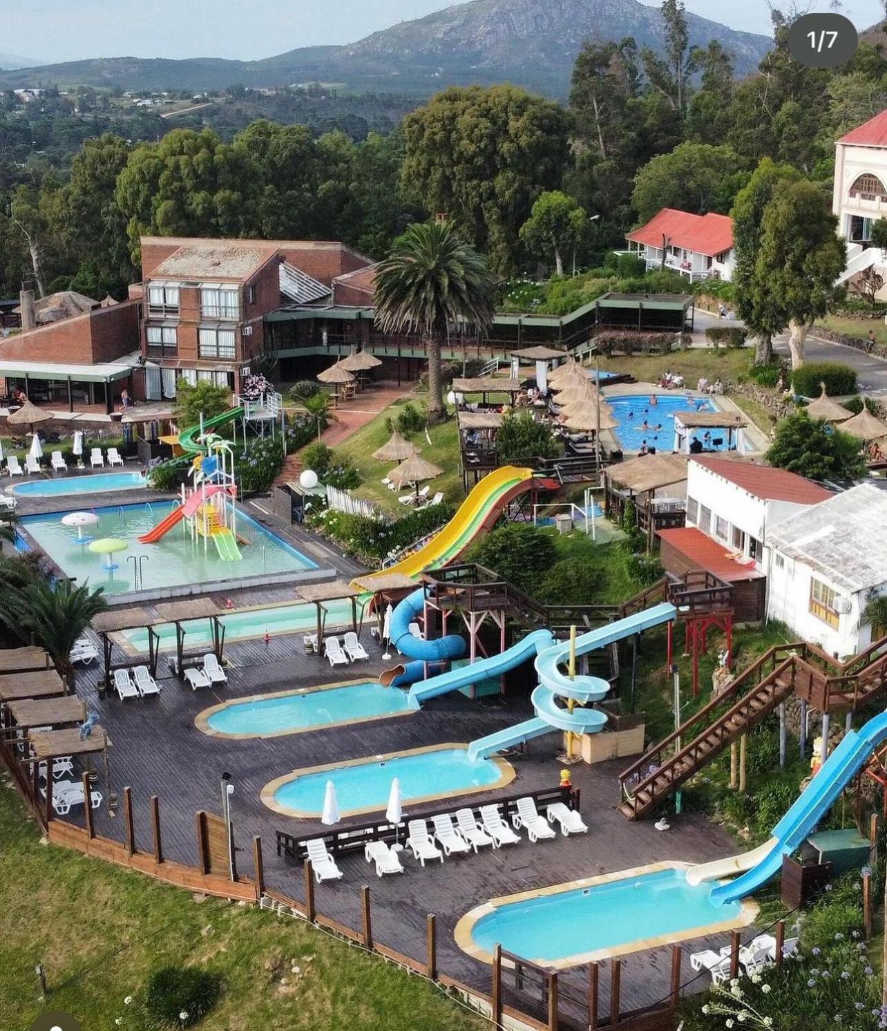 Complejo Laderas Del Cerro Hotel ปีรีอาโปลิส ภายนอก รูปภาพ